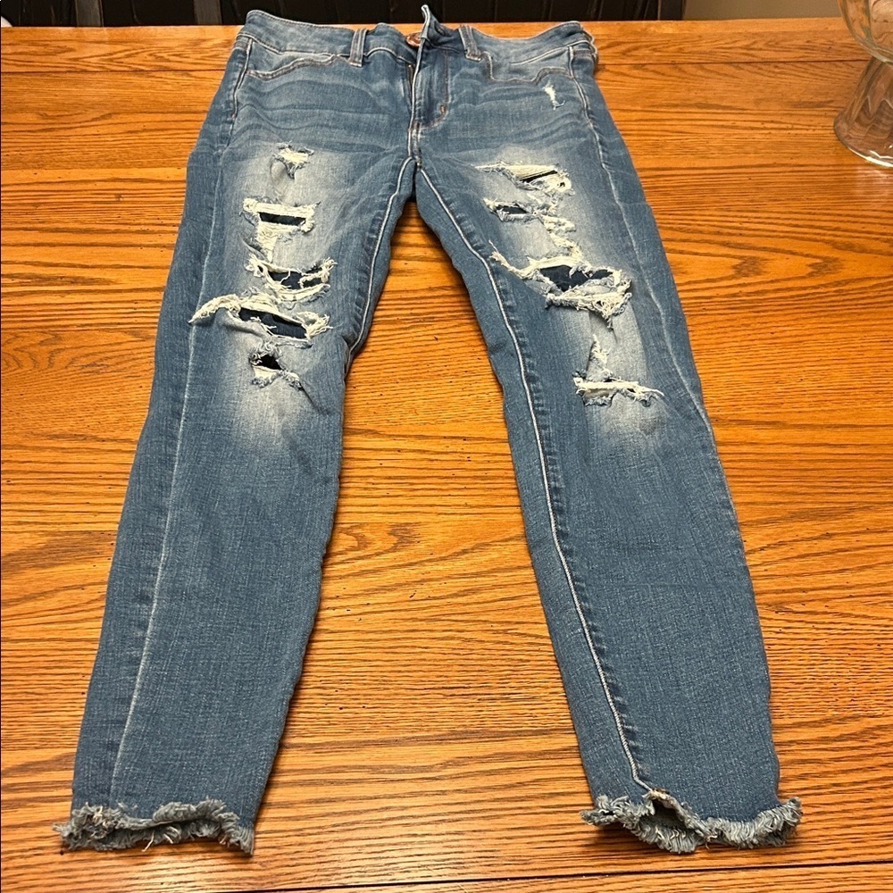 Distressed Blue Jeans/8